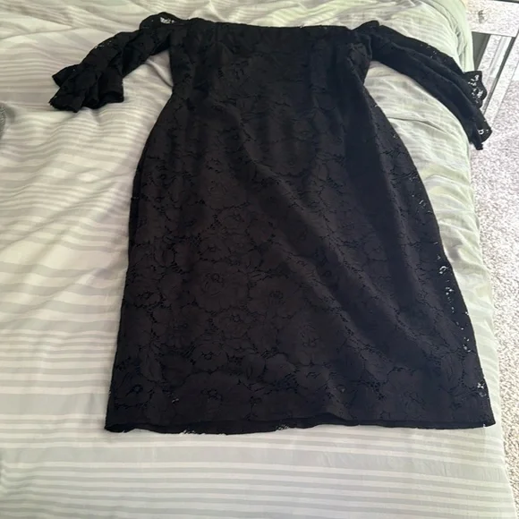 Laundry by Shelli segal black lace off shoulder size 14
